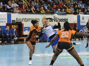 Momento del partido entre Aula Valladolid y Bera Bera.